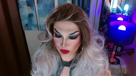 QUEEN MADISON  online show from 2, 4, 2026