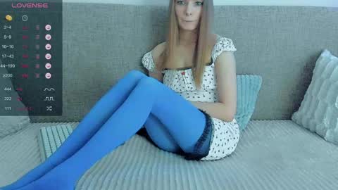 Snapshot of your_caramelka chatting on 19, 5, 2026 Lily online show from 19, 5, 2026