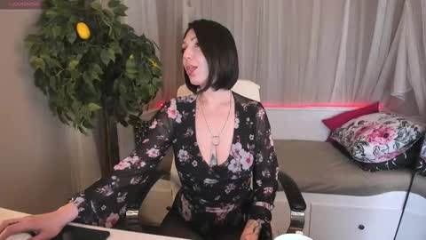 Snapshot of your_little_mom chatting on 5, 3, 2025 Viky online show from 5, 3, 2025