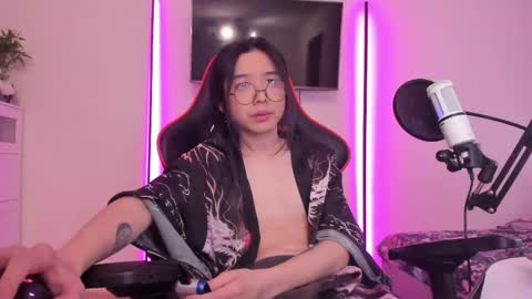 Snapshot of your_little_twink chatting on 28, 11, 2025 Han online show from 28, 11, 2025