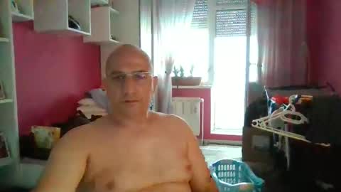 Snapshot of your_pervert_neighbor chatting on 4, 6, 2026 Erick online show from 4, 6, 2026