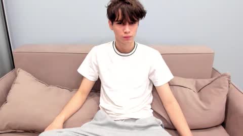 Snapshot of your_shy_guy chatting on 19, 11, 2025 your_shy_guy online show from 19, 11, 2025