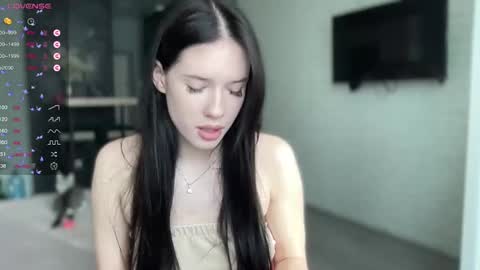 Mia  online show from 28, 1, 2025