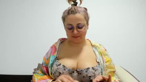 Snapshot of your_victoria chatting on 9, 1, 2025 Your Victoria online show from 9, 1, 2025