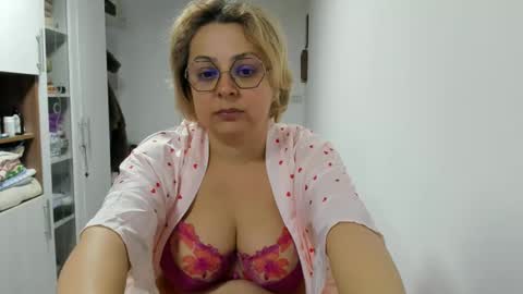 Snapshot of your_victoria chatting on 16, 2, 2025 Your Victoria online show from 16, 2, 2025