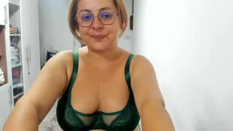 Snapshot of your_victoria chatting on 9, 9, 2025 Your Victoria online show from 9, 9, 2025