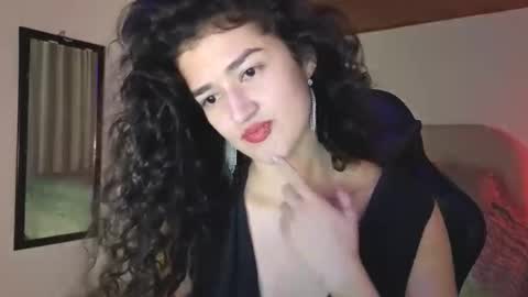 yourdreamgirl2025 online show from 27, 5, 2026