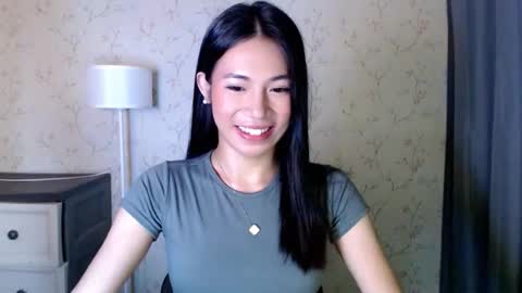 Snapshot of yourdreamgirlgwen chatting on 7, 6, 2026 GWENI online show from 7, 6, 2026