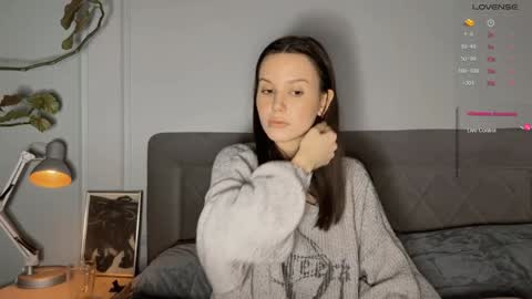 Snapshot of yourher0in chatting on 5, 12, 2024 Aida online show from 5, 12, 2024