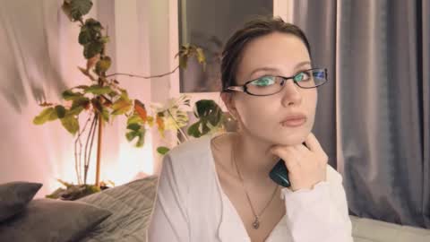 Snapshot of yourher0in chatting on 10, 3, 2025 Aida online show from 10, 3, 2025