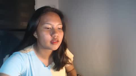 Snapshot of yourlovely_victoria chatting on 2, 3, 2026 yourlovely_victoria online show from 2, 3, 2026