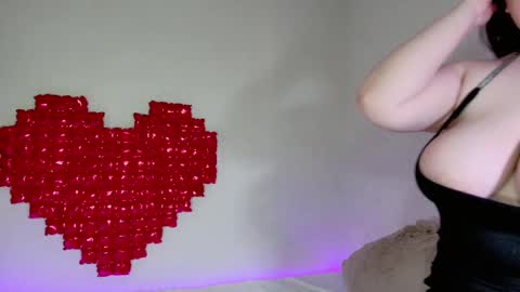 Snapshot of yourmermaidd chatting on 18, 2, 2025 Amina online show from 18, 2, 2025