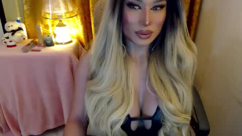 Adriana Maxwell online show from 1, 5, 2026