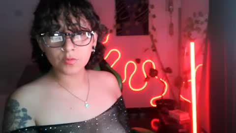 Snapshot of yourownerserena chatting on 25, 11, 2025 Serena online show from 25, 11, 2025
