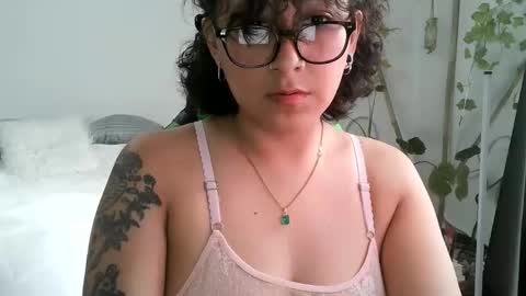 Snapshot of yourownerserena chatting on 25, 11, 2025 Serena online show from 25, 11, 2025