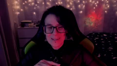 Snapshot of yourscosmic chatting on 3, 1, 2025 Yours Cosmic online show from 3, 1, 2025