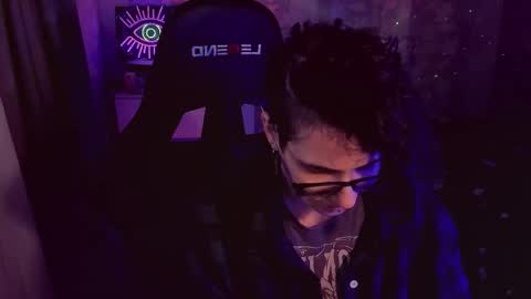 Snapshot of yourscosmic chatting on 7, 11, 2025 Yours Cosmic online show from 7, 11, 2025