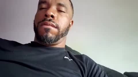 yoursexydaddy8181 online show from 18, 6, 2026