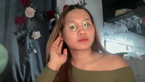 yoursweetgirl_zia online show from 15, 4, 2026