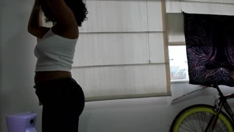 Snapshot of youwishtobeme chatting on 6, 2, 2025 elizabeth ju online show from 6, 2, 2025