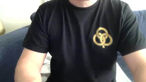 Snapshot of yque2 chatting on 6, 1, 2025 yque online show from 6, 1, 2025