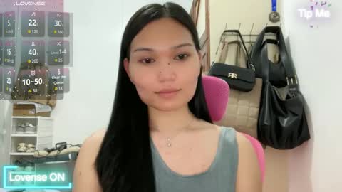 yrdrmgrl_jennie26 online show from 22, 4, 2026