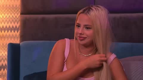 Foxie online show from 25, 9, 2025