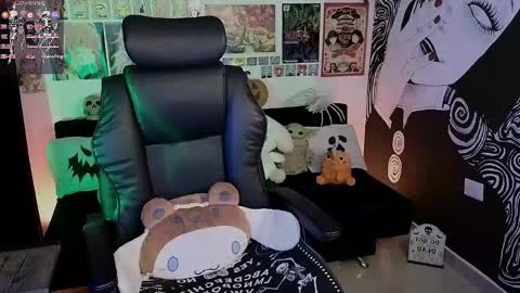 Snapshot of yuhwa chatting on 19, 10, 2025    rawr   Anne Independent model      online show from 19, 10, 2025