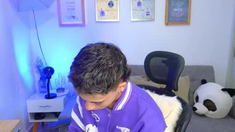 Snapshot of yulian_vasquez chatting on 19, 11, 2025 yulian_vasquez online show from 19, 11, 2025