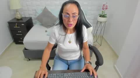 Y U L I T Z A online show from 19, 11, 2025