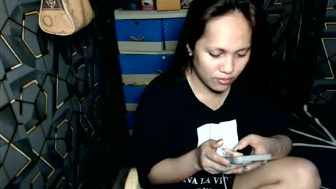 Snapshot of yumi_white chatting on 18, 6, 2026 yumi online show from 18, 6, 2026