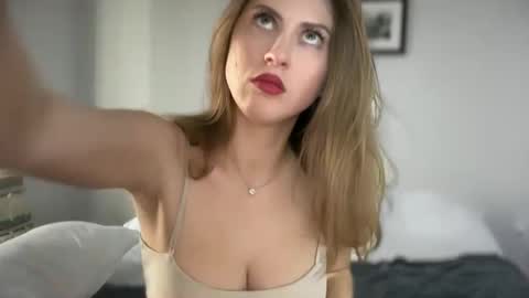 Snapshot of yumiandwolf chatting on 7, 1, 2025 yumiandwolf online show from 7, 1, 2025