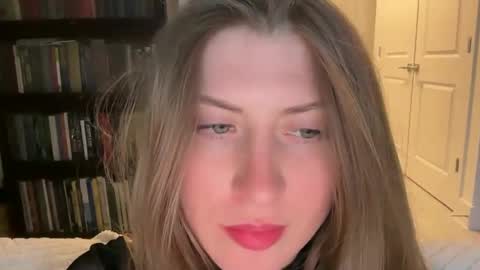 Snapshot of yumiandwolf chatting on 8, 3, 2025 yumiandwolf online show from 8, 3, 2025