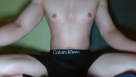 Snapshot of yummmyasiantwink chatting on 19, 7, 2026 YummyAsianTwink online show from 19, 7, 2026
