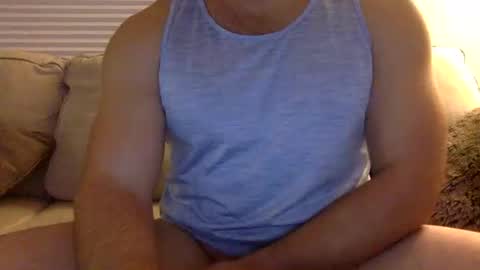 Snapshot of yung3587 chatting on 8, 11, 2025 yung3587 online show from 8, 11, 2025