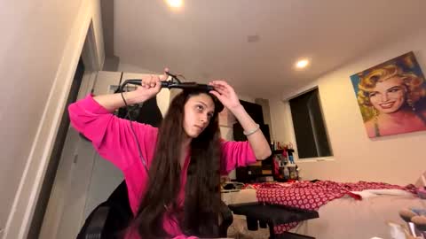 Snapshot of yungfemslut chatting on 14, 1, 2026 BbyTSSLut online show from 14, 1, 2026