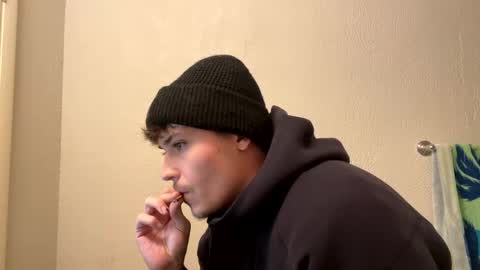 yungstudbev online show from 22, 12, 2024