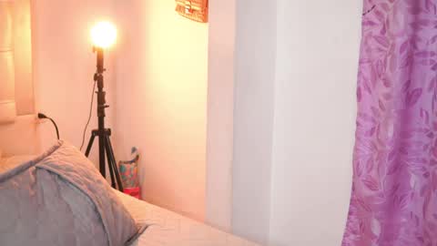 Yuyi Cam online show from 27, 10, 2025