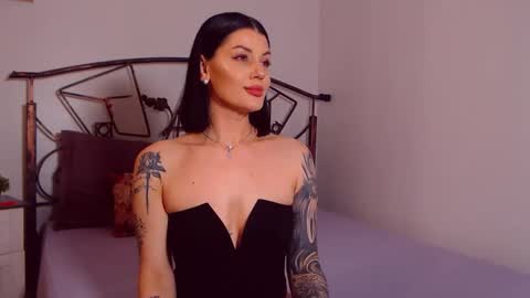 I V Y   online show from 27, 4, 2026