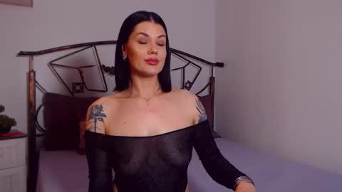 Snapshot of yvonneeverlee chatting on 16, 5, 2026 I V Y online show from 16, 5, 2026