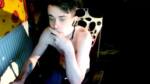 Snapshot of yyscript chatting on 6, 12, 2024 online show from 6, 12, 2024