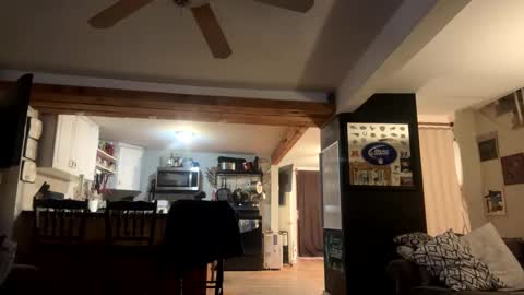 zach42104 online show from 12, 2, 2026