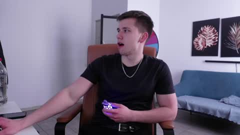 ZACK GILLIAN online show from 28, 5, 2026