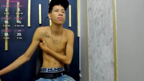 Snapshot of zack_horny19 chatting on 28, 9, 2025 Zack online show from 28, 9, 2025