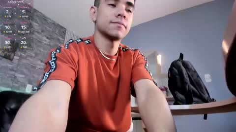 zack_joness10 online show from 17, 12, 2025