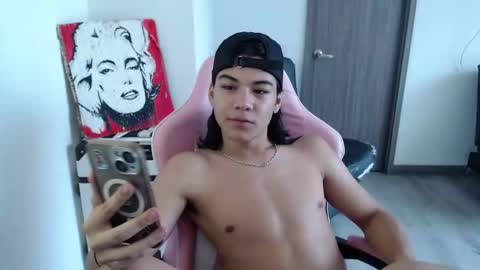 Snapshot of zackss_player chatting on 16, 9, 2025 zackss_player online show from 16, 9, 2025