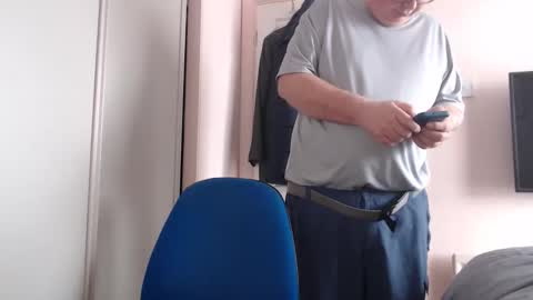 Snapshot of zacsmithuk chatting on 16, 4, 2026 Zac Smitj online show from 16, 4, 2026