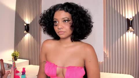 Snapshot of zafiiraa chatting on 15, 2, 2025 zafira online show from 15, 2, 2025