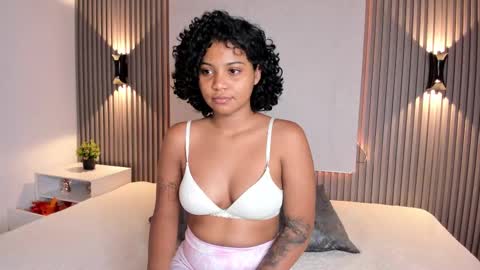 Snapshot of zafiiraa chatting on 18, 2, 2025 zafira online show from 18, 2, 2025