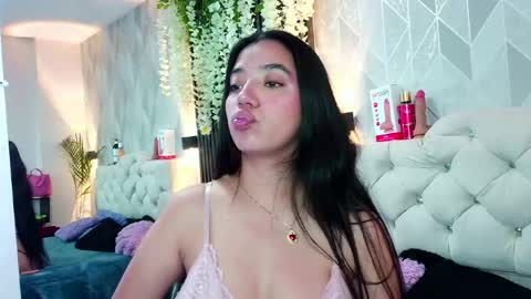 Snapshot of zaira_bonny chatting on 17, 6, 2026 Zaira Bonny online show from 17, 6, 2026